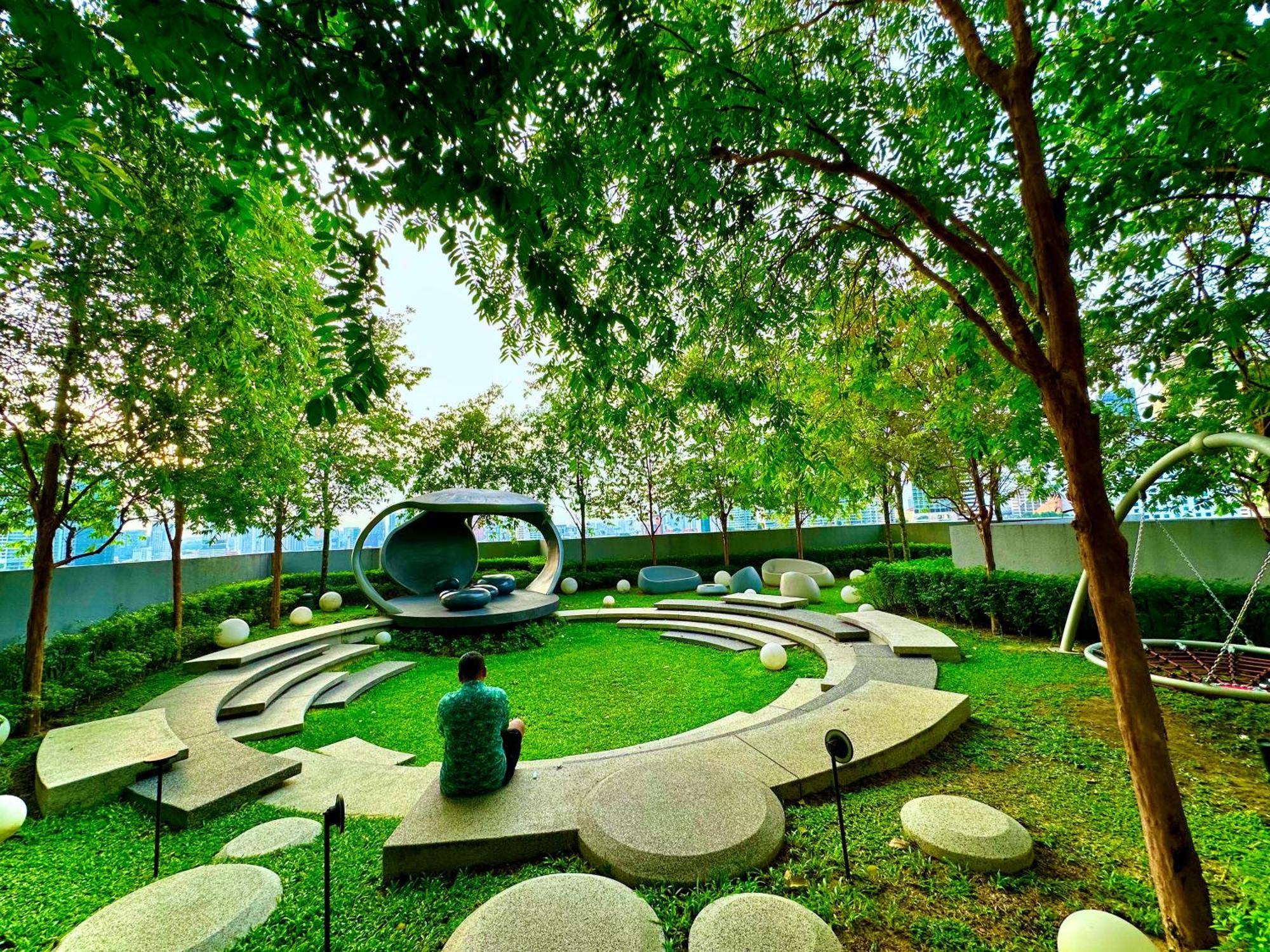Scarletz Suites Klcc By Aura Куала Лумпур Екстериор снимка