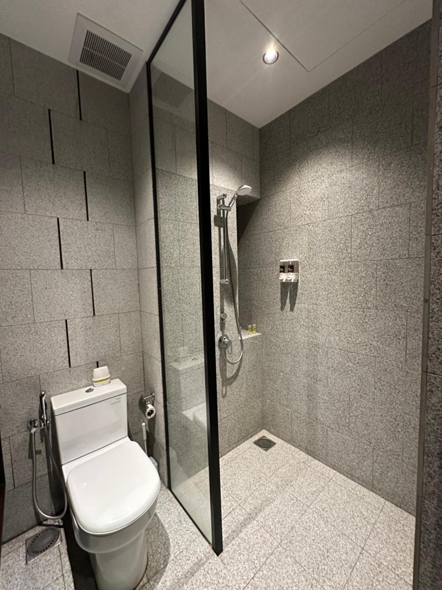 Scarletz Suites Klcc By Aura Куала Лумпур Екстериор снимка