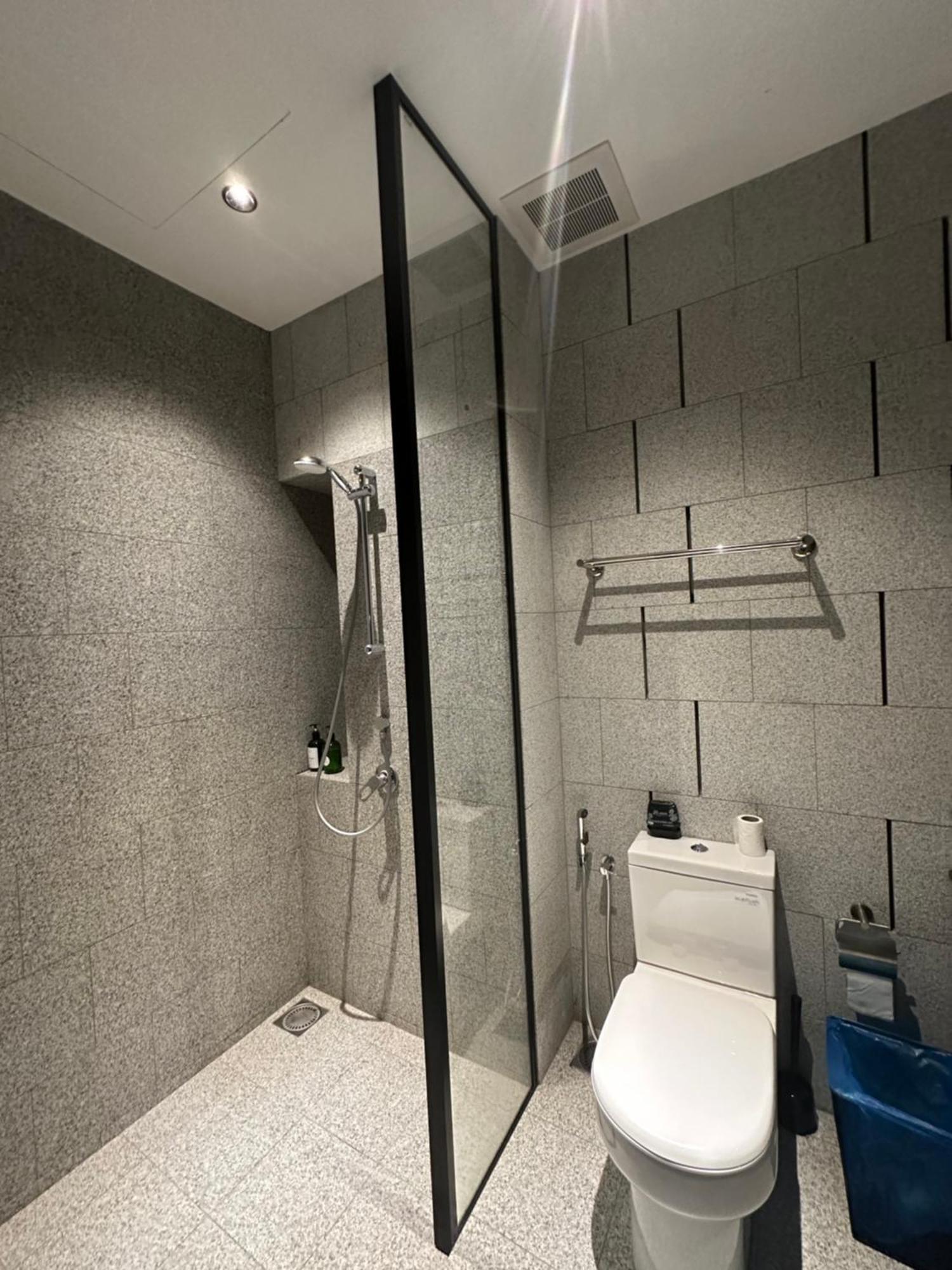 Scarletz Suites Klcc By Aura Куала Лумпур Екстериор снимка