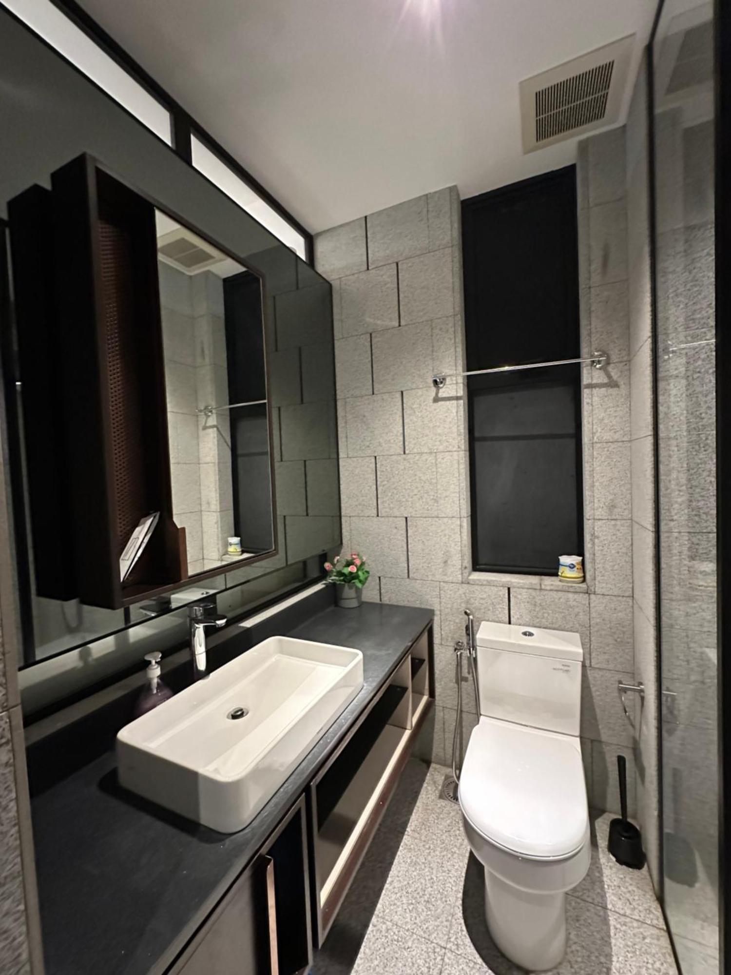 Scarletz Suites Klcc By Aura Куала Лумпур Екстериор снимка