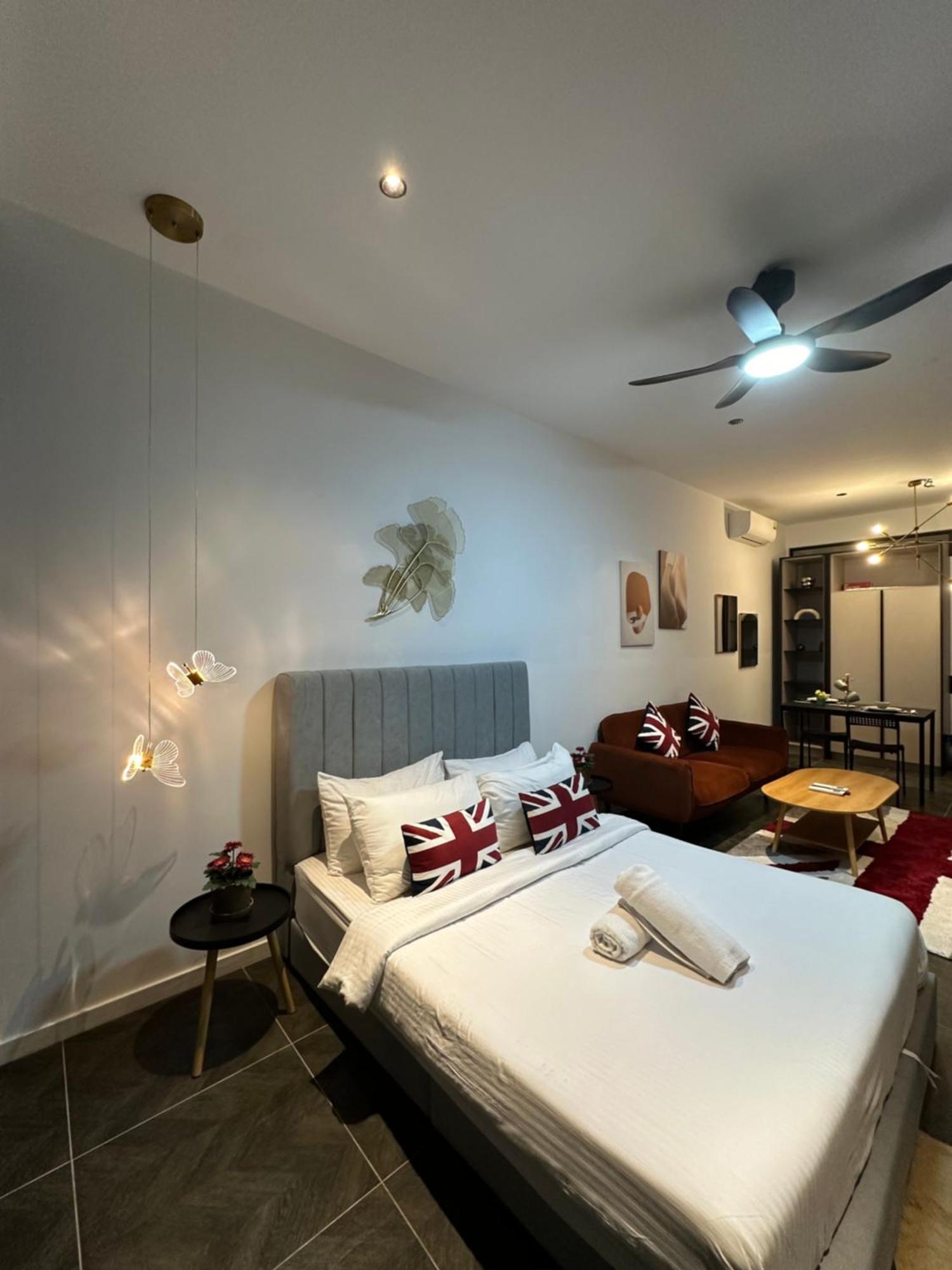 Scarletz Suites Klcc By Aura Куала Лумпур Екстериор снимка