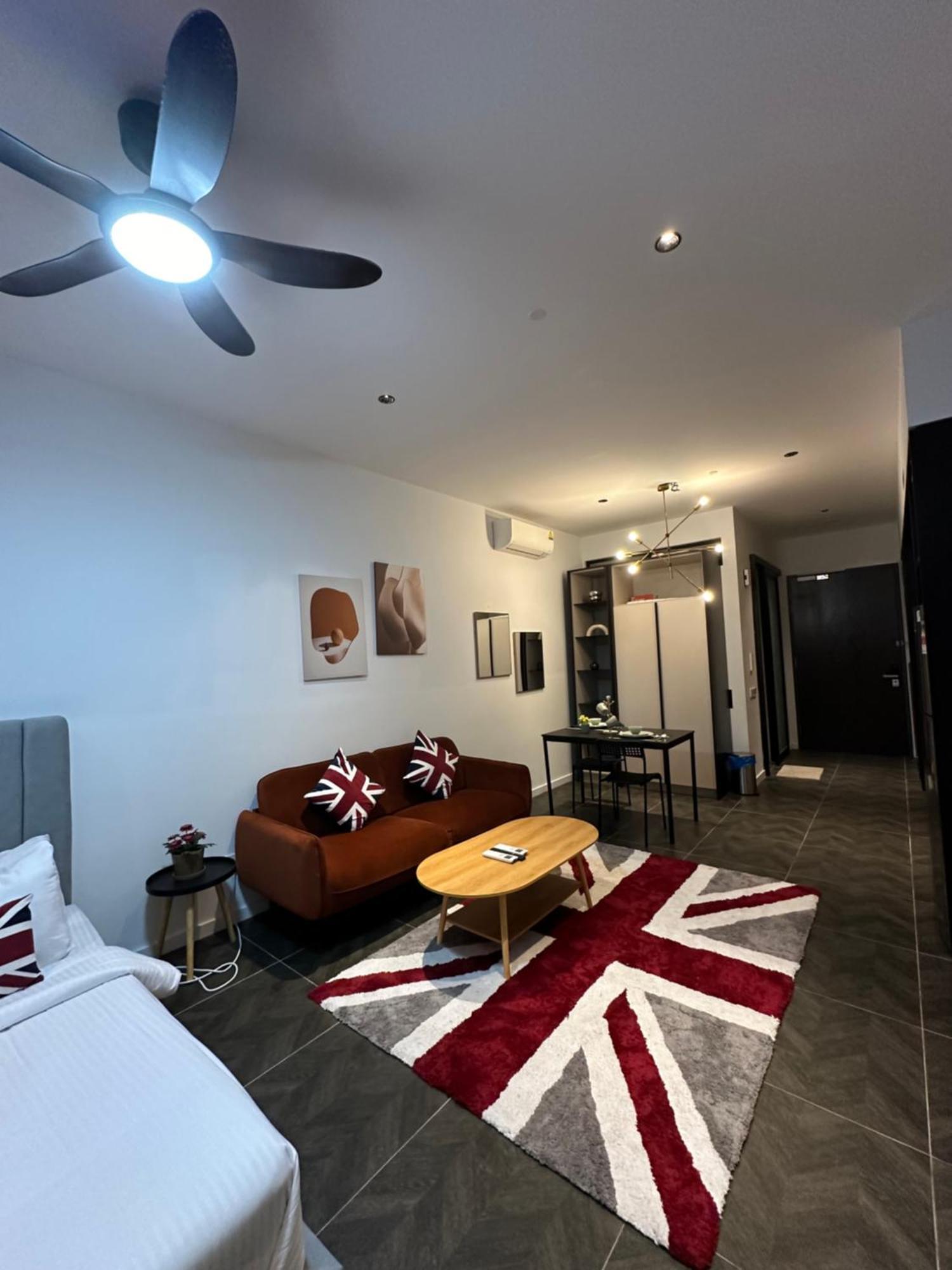 Scarletz Suites Klcc By Aura Куала Лумпур Екстериор снимка